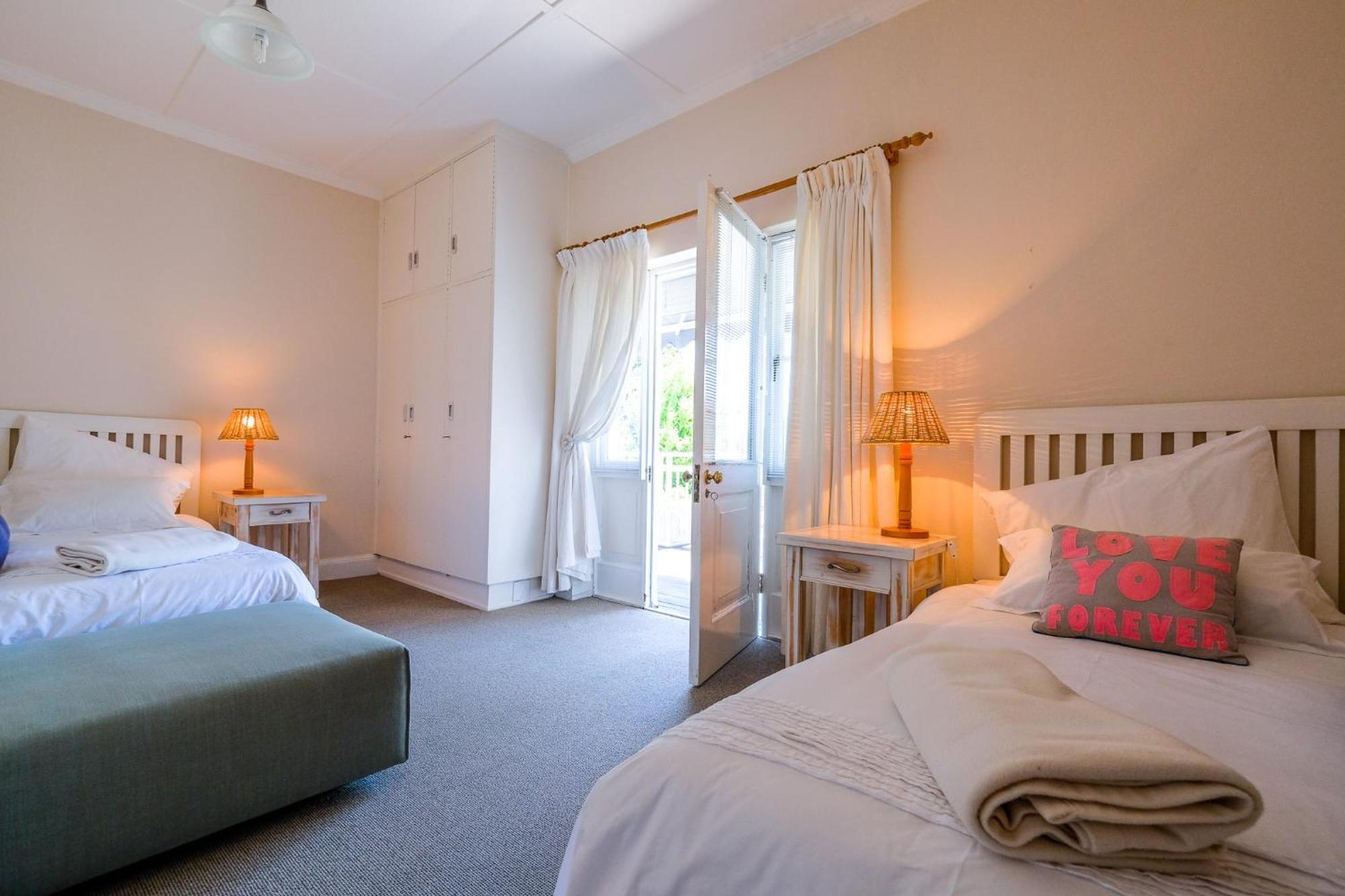 Oude Berg Guesthouse - 10 Caledon Street 조지 객실 사진